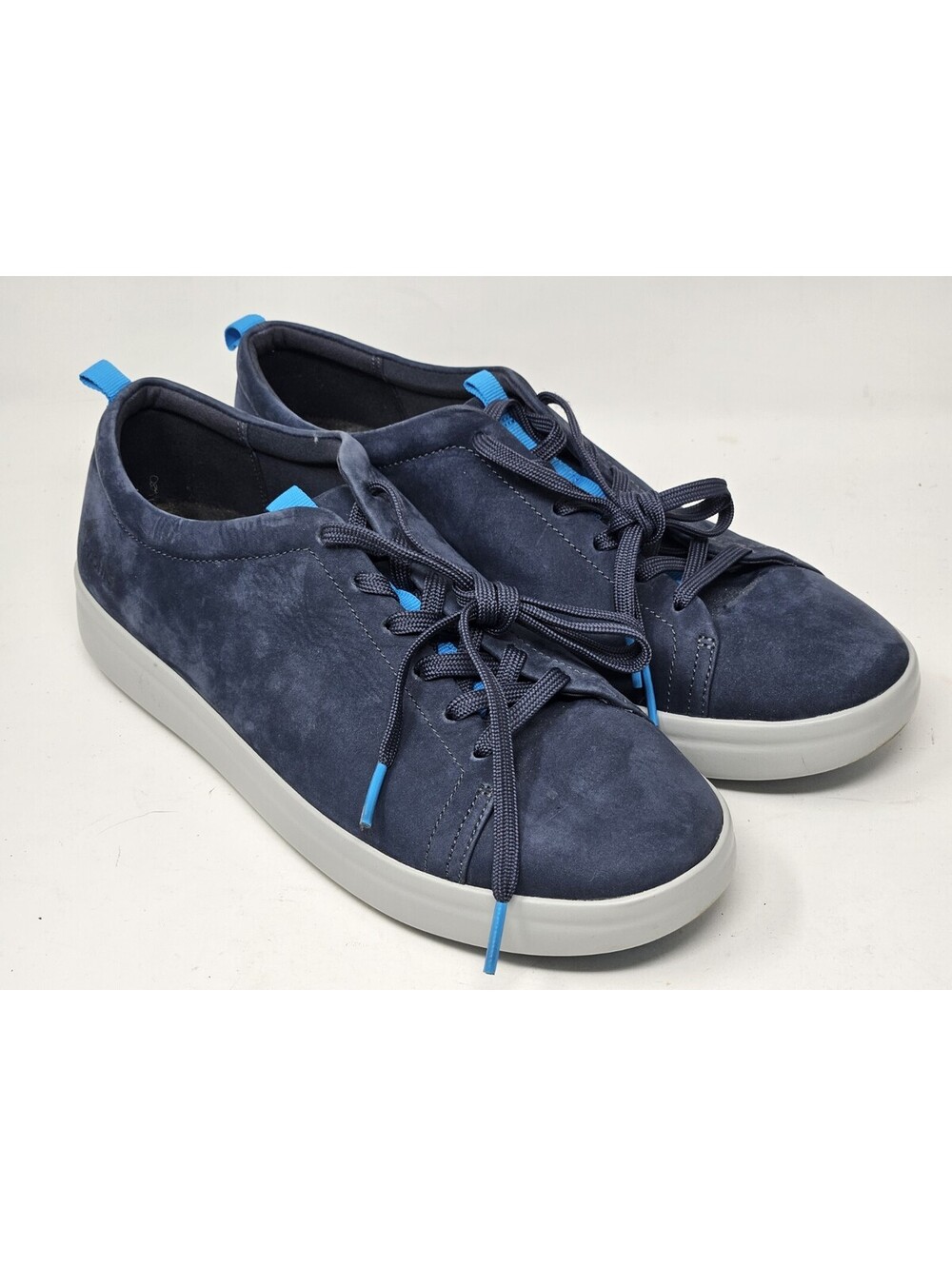 Women’s Navy Vionic Paisley Nubuck Low Top Sneakers Sz 10